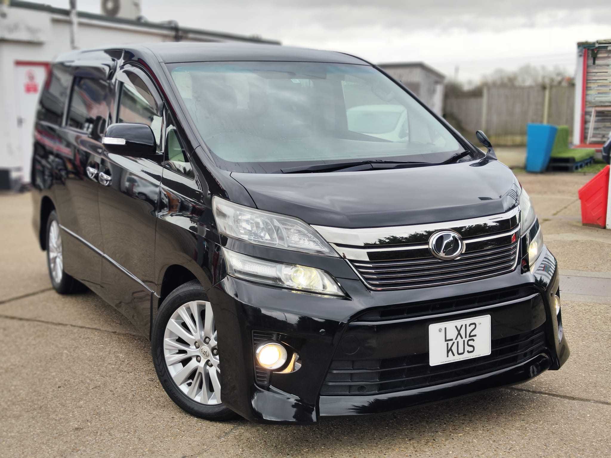 TOYOTA VELLFIRE/ALPAHRD 2.4 PETROL 2012(12) 8 SEATERS, ULEZ FREE,PARKING SENSOR