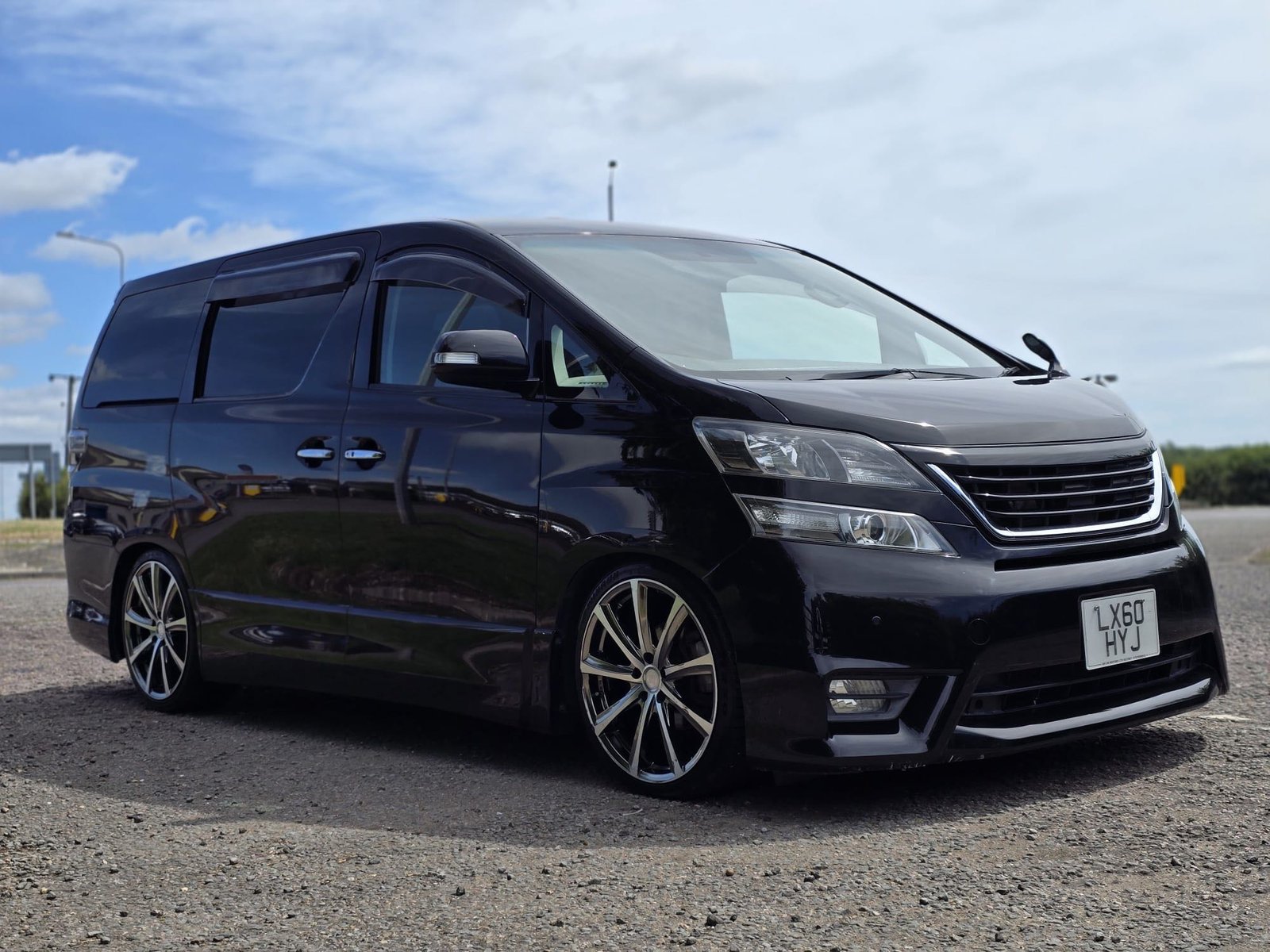 TOYOTA VELLFIRE Z PLATINUM EDITION-U 2.4 PETROL, 7 SEATERS