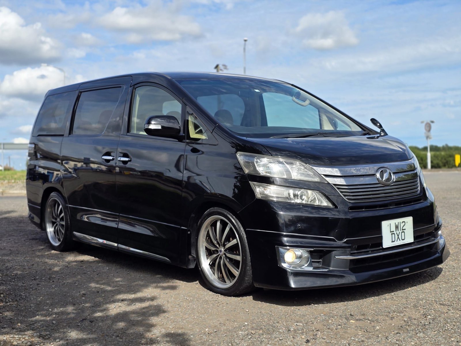 TOYOTA VELLFIRE PRIME SELCTION 2.4 PETROL, 8 SEATERS