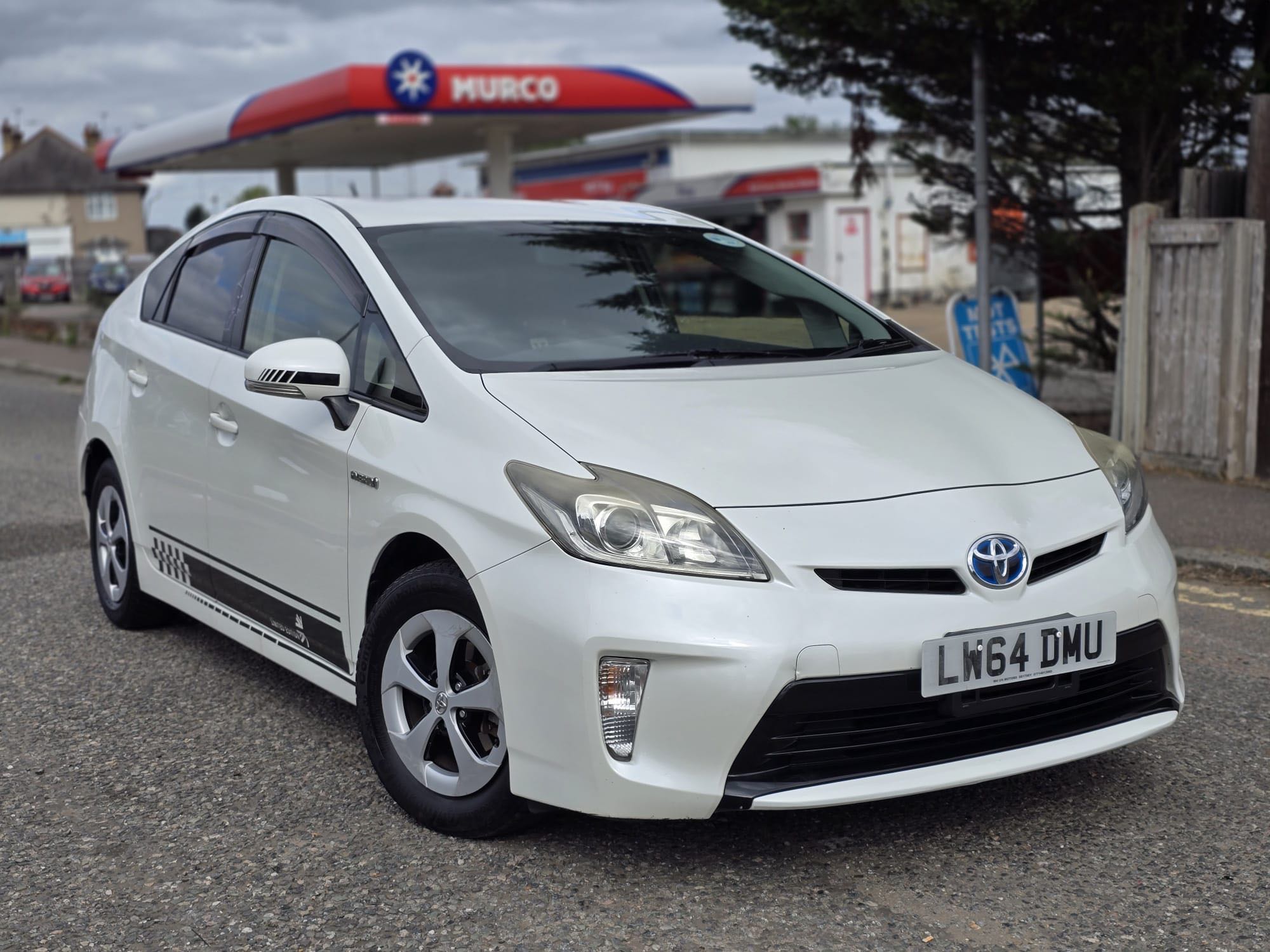 TOYOTA PRIUS PETROL/HYBRID 1.8cc 2014(64) ULEZ FREE