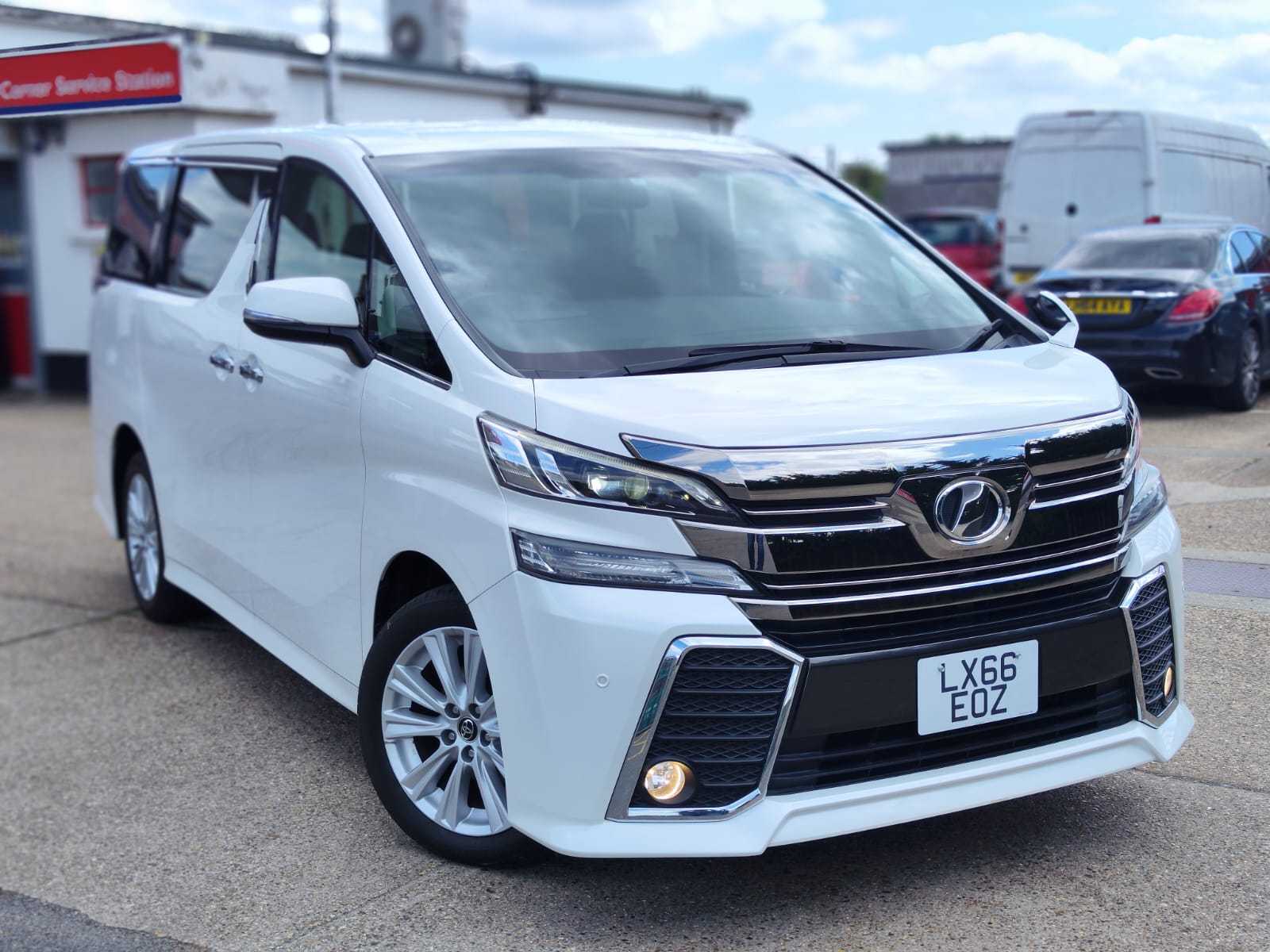 TOYOTA VELLFIRE WHITE 3.5 V6 PETROL 2016(66) ULEZ FREE, SEATERS