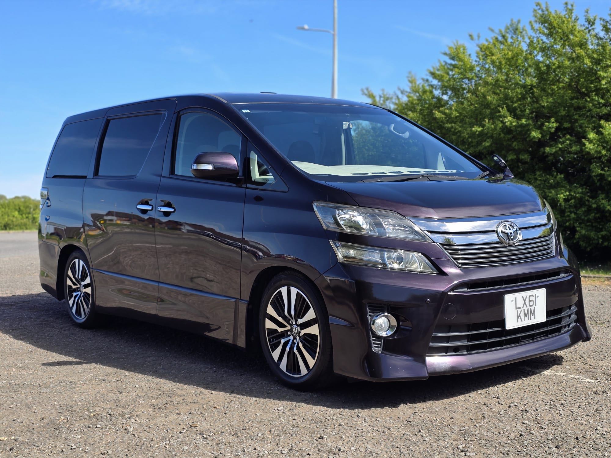 TOYOTA VELLFIRE 2.4 Z PLATINUM, 7 SEATERS.