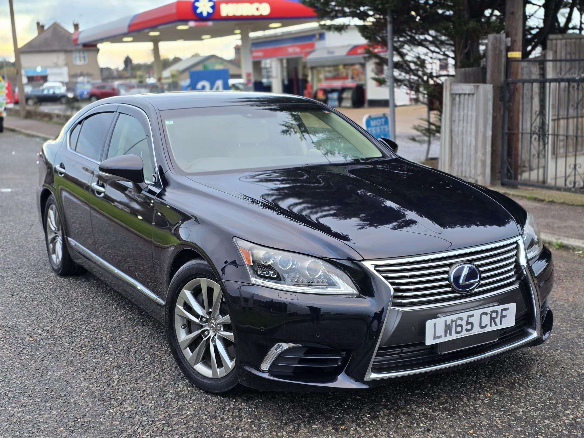 Lexus LS 5.0 600h V8 Saloon 4dr Petrol Hybrid CVT 4WD Euro 5 (s/s) (445 ps)