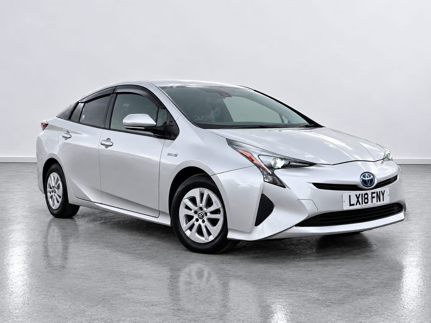 TOYOTA PRIUS PETROL/HYBRID 1.8 S SAFETY PACKAGE.