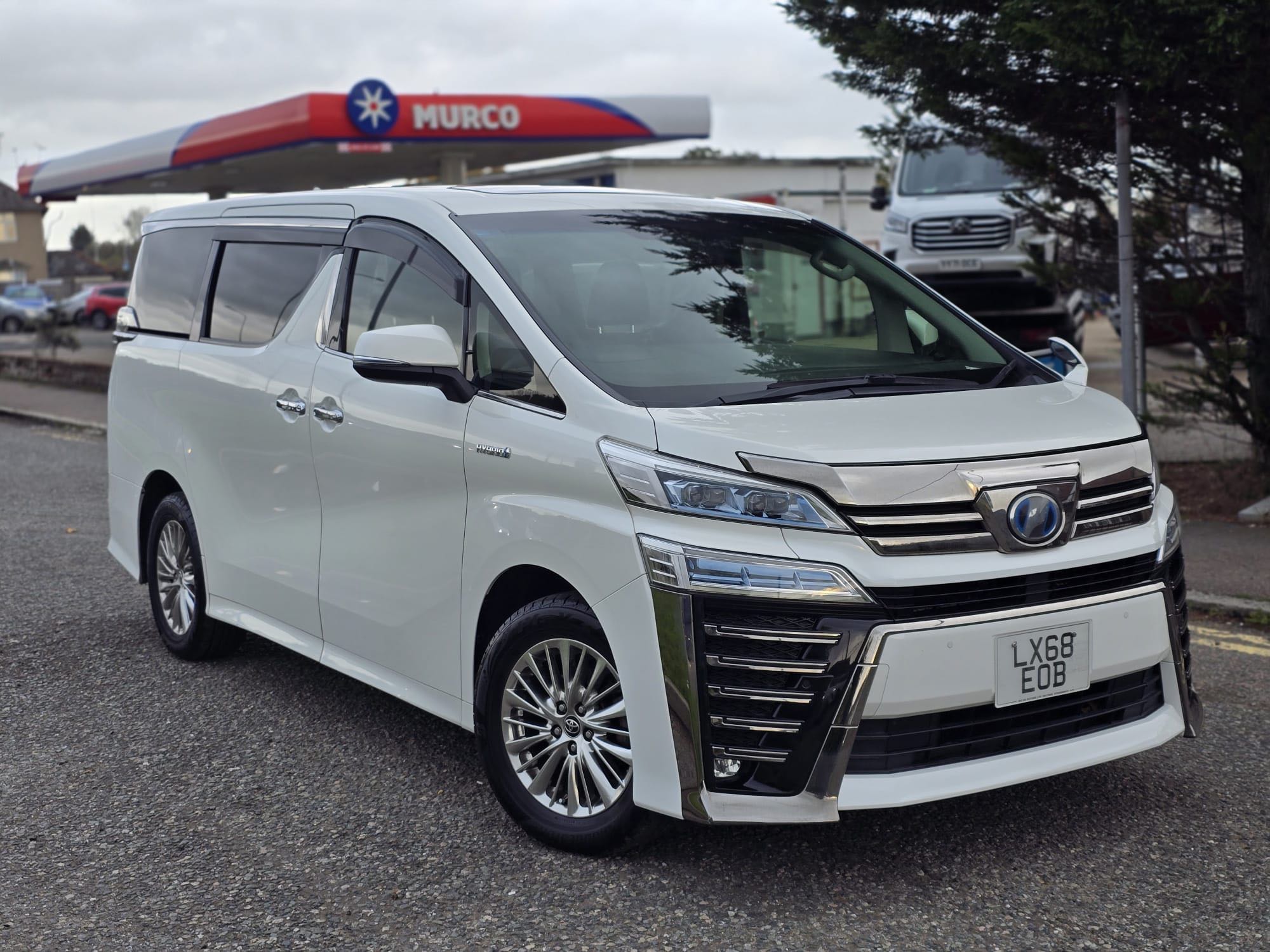 TOYOTA VELLFIRE HYBRID 2.5 E-four 8 Seaters Euro 6