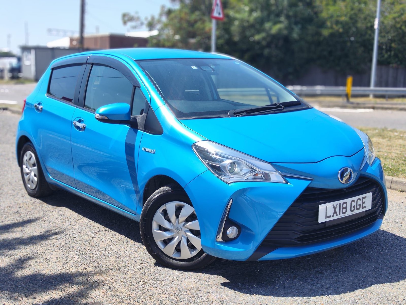 TOYOTA YARIS HYBRID BLUE 1.5 PETROL HYBRID AUTOMATIC 2018(18)ULEZ FREE