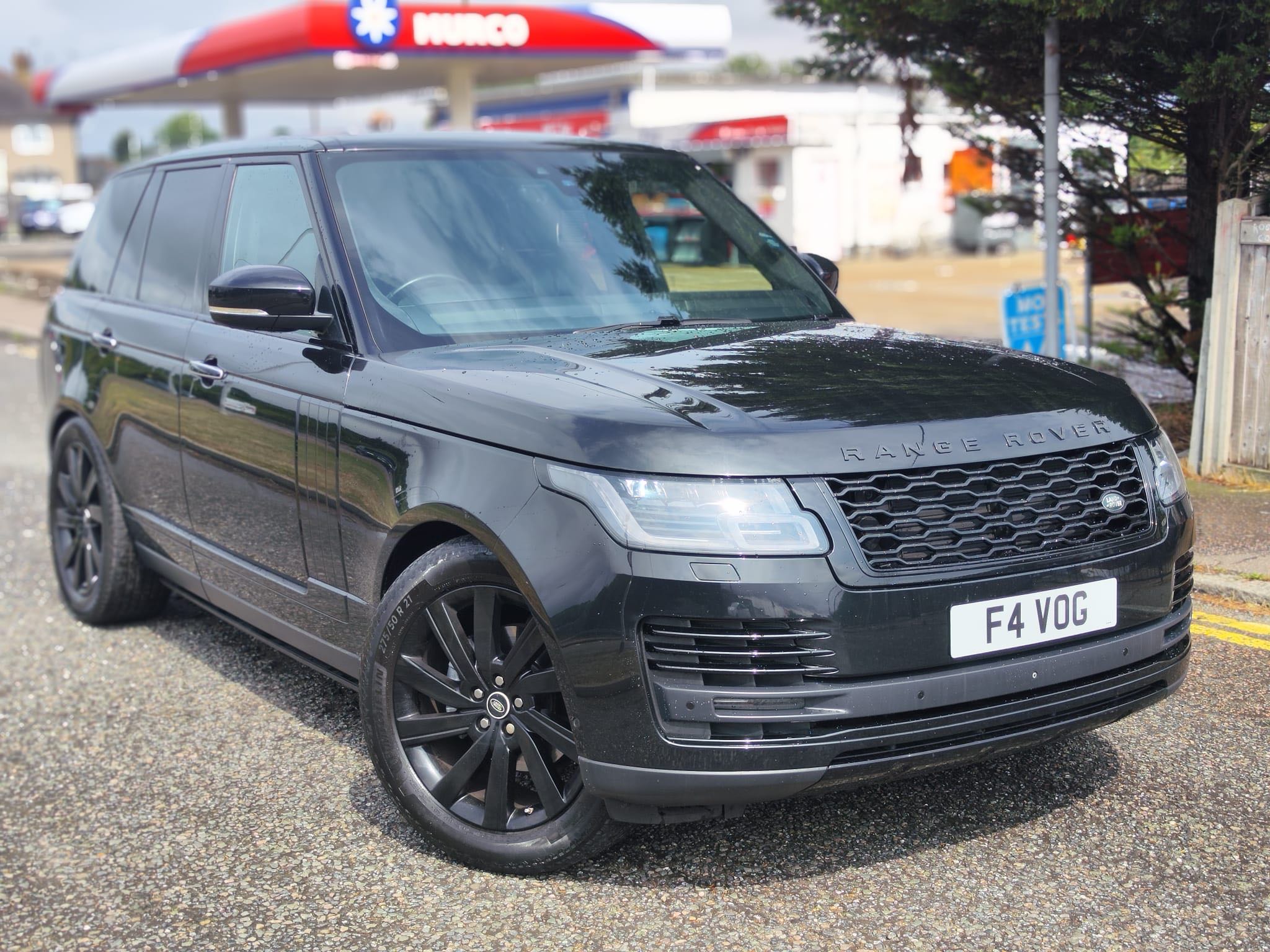LAND ROVER RANGE ROVER 3.0 SDV6 Autobiography 4dr Auto BLACK 2019(19) PRIVATE PLATE INCLUDED