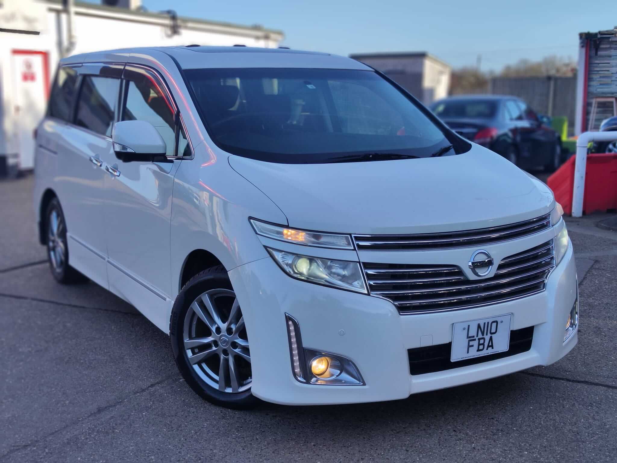 NISSAN ELGRAND HIGHWAYSTAR 3.5 PETROL 2010(10) ULEZ FREE,P/X TO CLEAR,SUNROOF